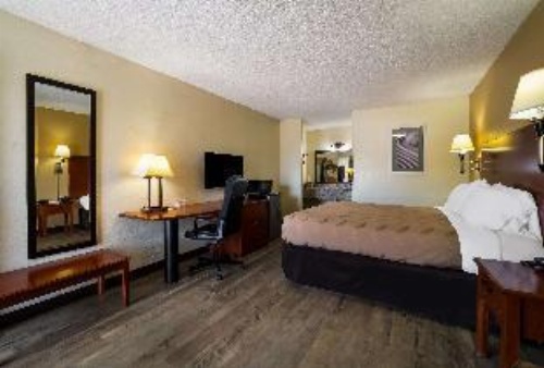 Quality Inn image 1