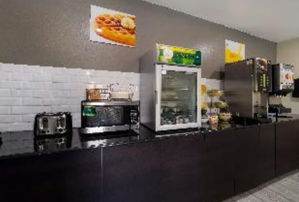 Quality Inn Image 12