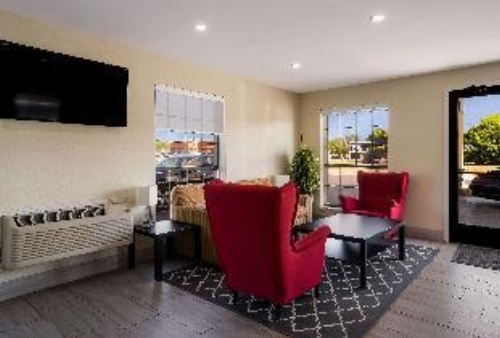 Quality Inn image 3
