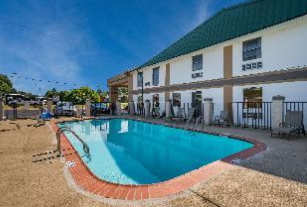 Quality Inn Image 7